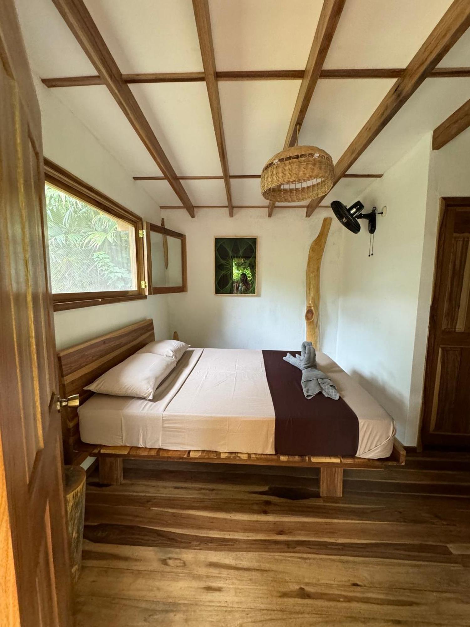 Passion Fruit Lodge Cahuita Exteriör bild