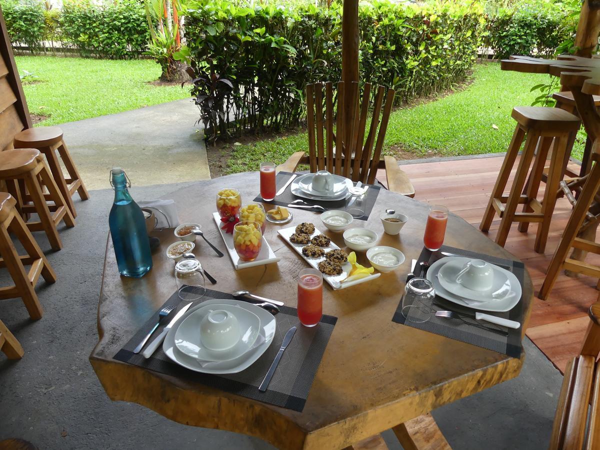 Passion Fruit Lodge Cahuita Exteriör bild